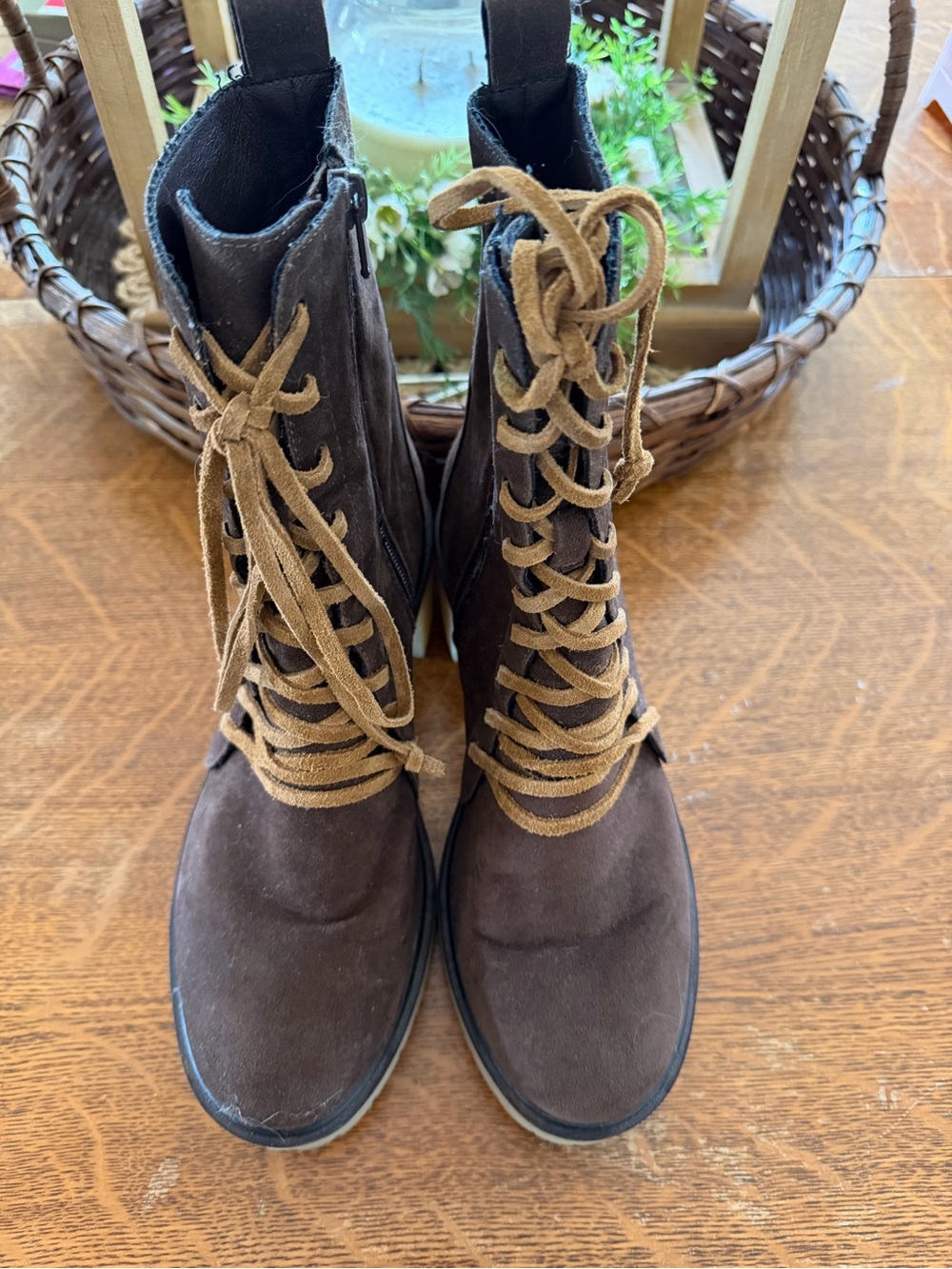 Source Unknown Dark Brown Suede Lace-Up Ankle Boots with Tan Laces